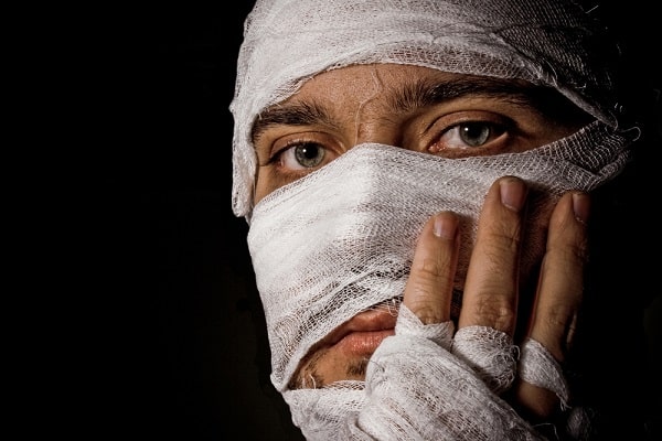 injured man face 1